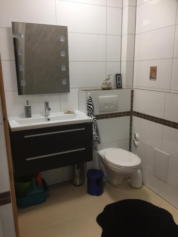 Apartment Unter Dem Dach Mit Parkplatz Bremen