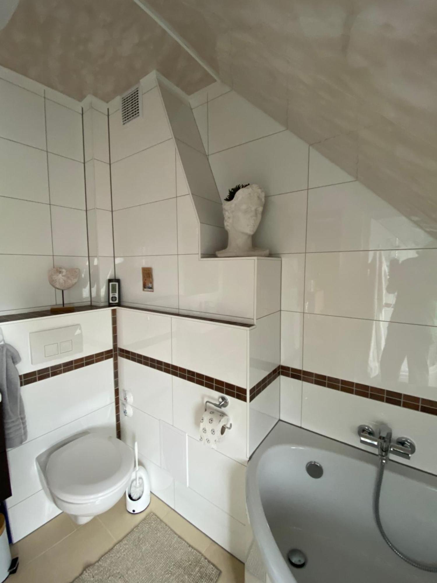 Apartament Unter Dem Dach Mit Parkplatz Brema